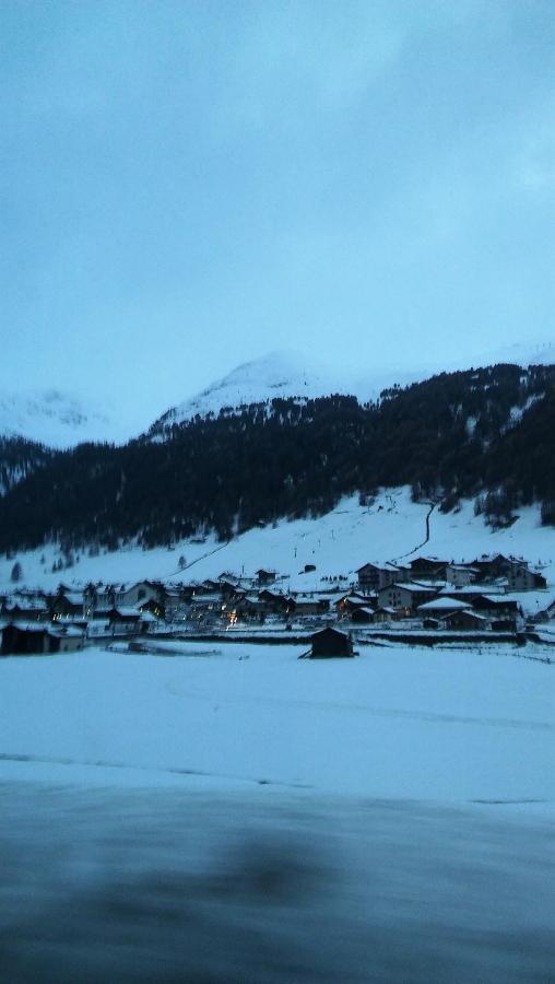Villa Dietro L'Angolo Sondrio Exterior foto