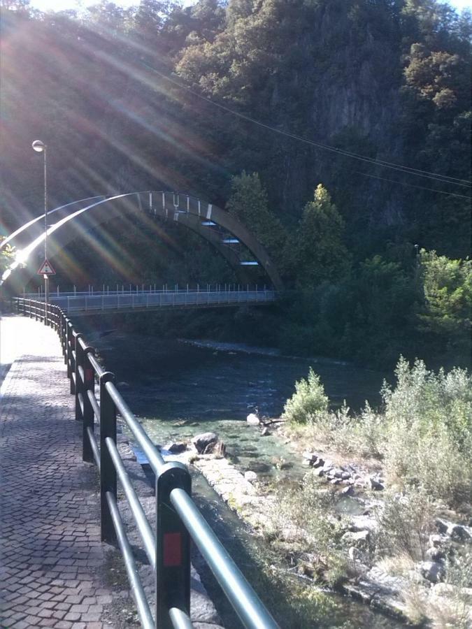 Villa Dietro L'Angolo Sondrio Exterior foto