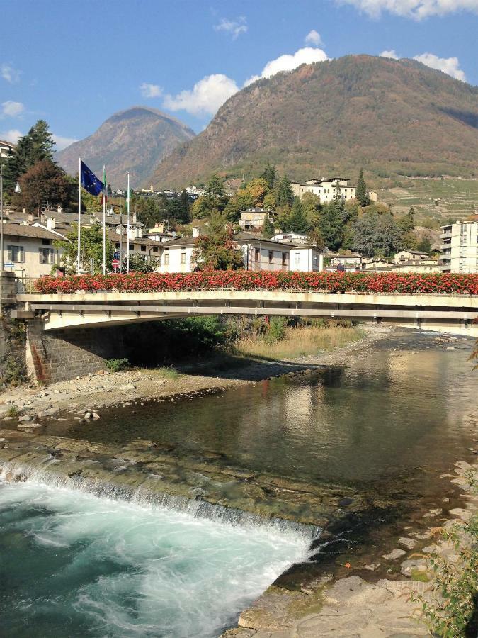 Villa Dietro L'Angolo Sondrio Exterior foto